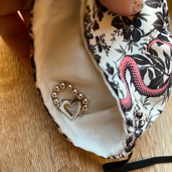 Gucci Toggle Logo Heart ❤️Ring in Sterling Silver. Brand new. - Picture 5 of 9